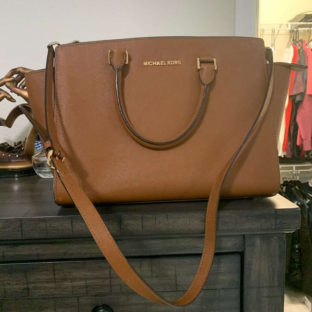 Micheal kors sachet handbag